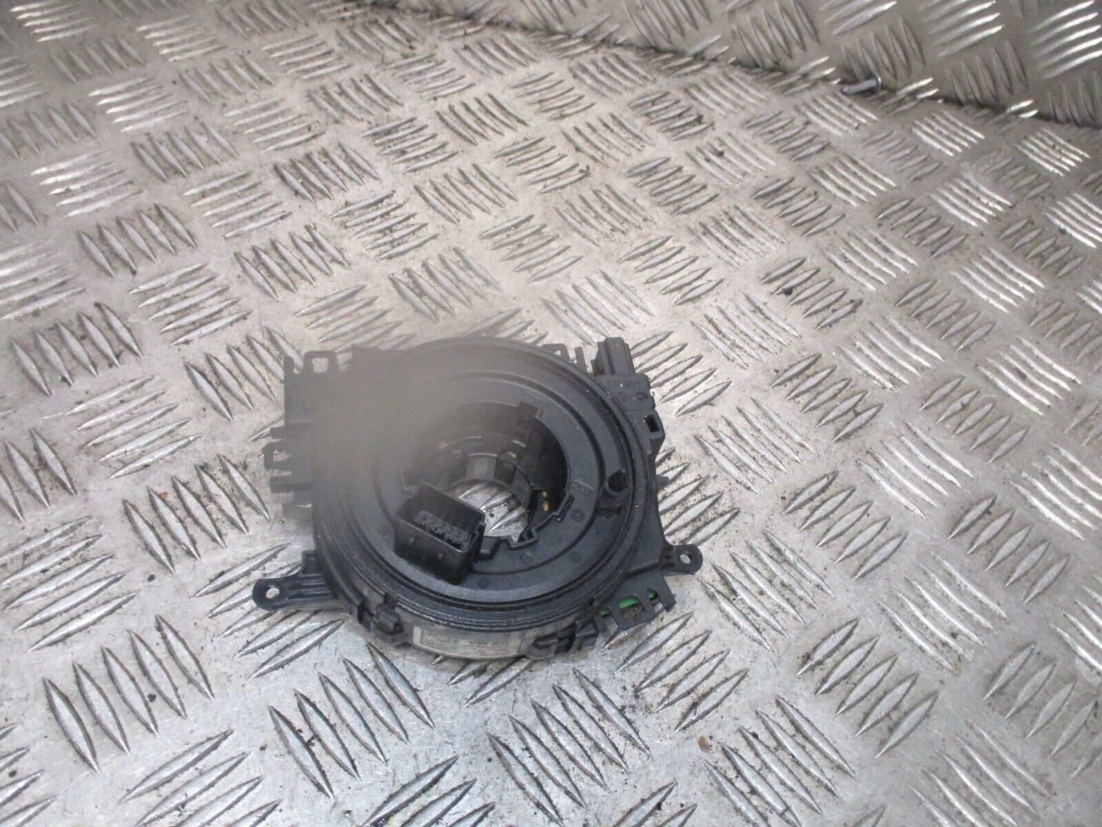 2015 GENUINE VW PASSAT B8 STEERING WHEEL SLIP RING CLOCK SQUIB 5Q0953569A - Image 2