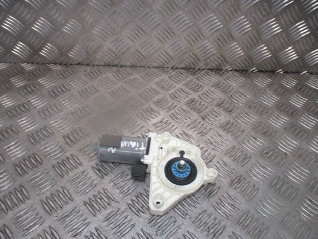 2017 GENUINE VW PASSAT B8 FRONT RIGHT DRIVER SIDE DOOR WINDOW MOTOR 5Q4959802B