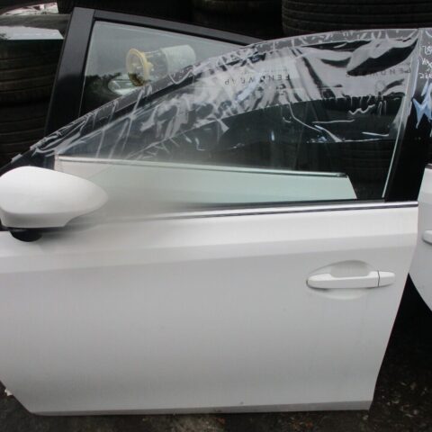 2014 GENUINE TOYOTA AURIS FRONT LEFT PASSENGER SIDE BARE SHELL DOOR NSF