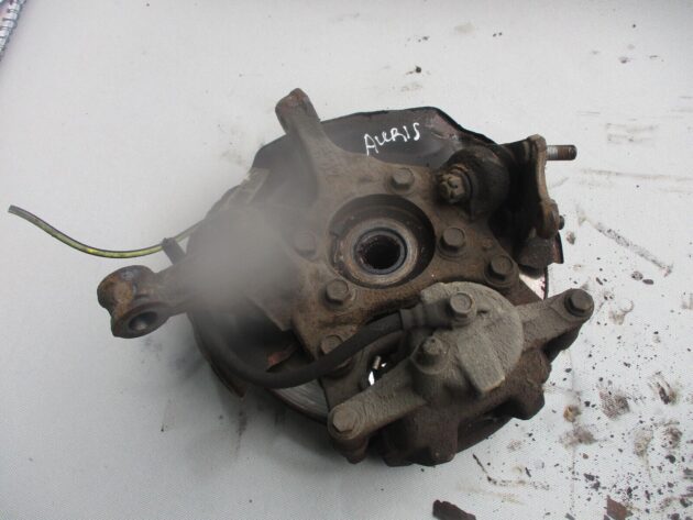 2014 GENUINE TOYOTA AURIS 1.8 HYBRID FRONT RIGHT DRIVER SIDE WHEEL HUB OSF - Image 3