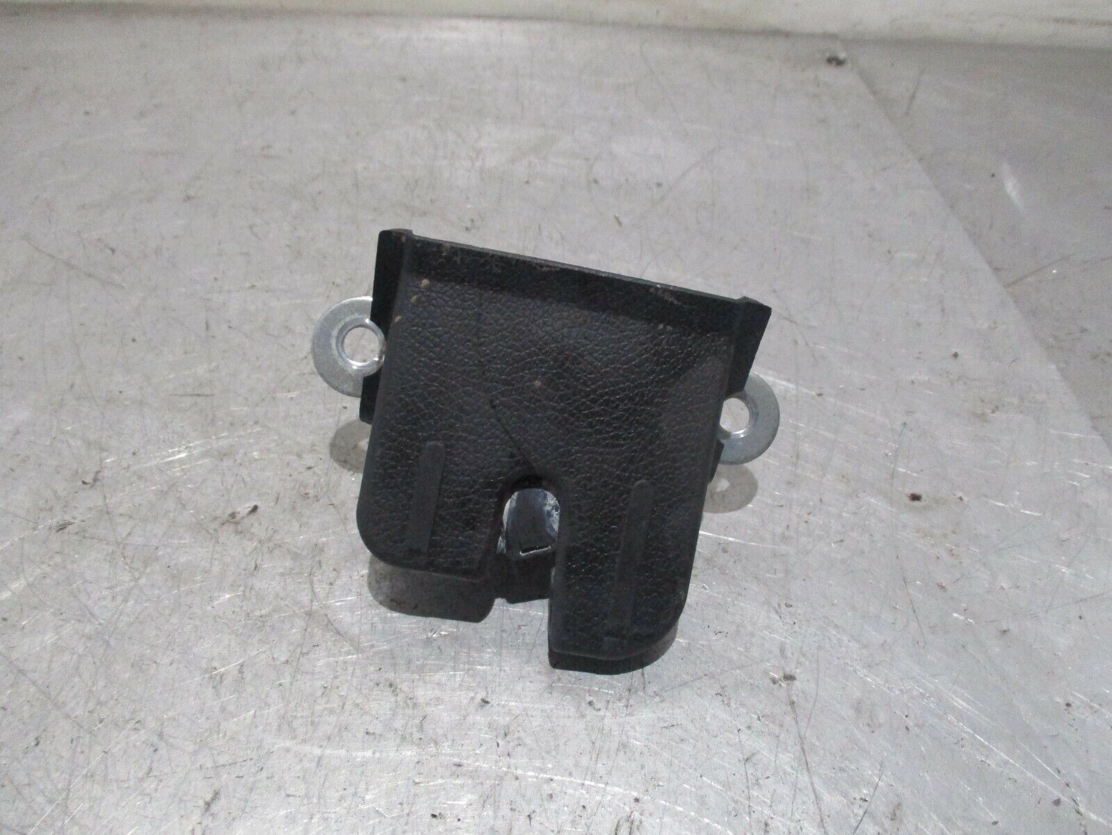 2015 VW GOLF Mk7 (5G) REAR BOOT TAILGATE LOCK CATCH MECH ASSEMBLY 5G6827505 OEM - Image 3