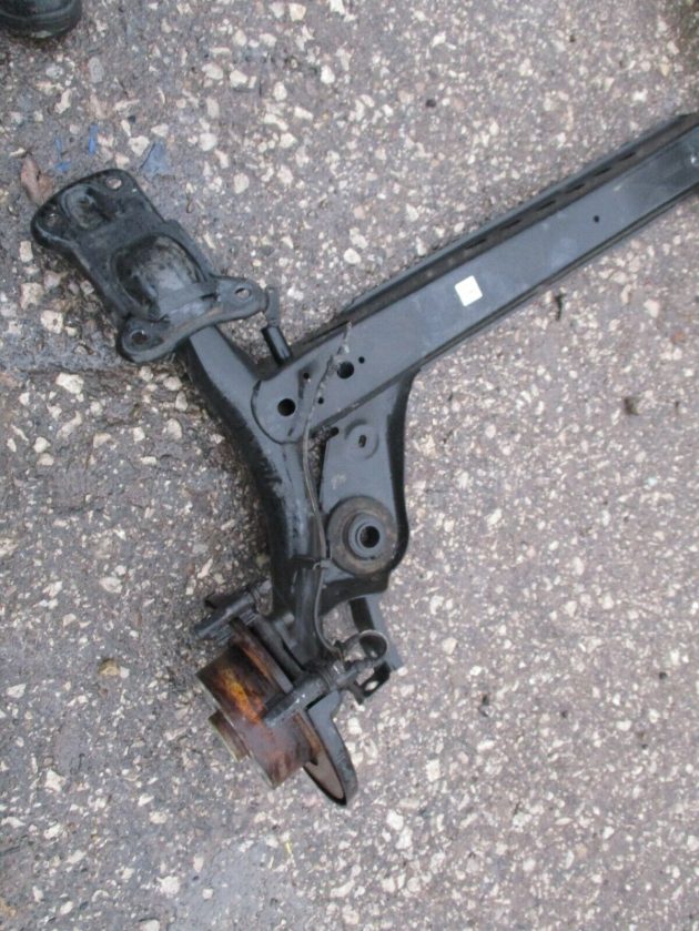 2018 GENUINE SKODA OCTAVIA REAR BACK COMPLETE AXLE HATCHBACK GOLF MK7 - Image 2