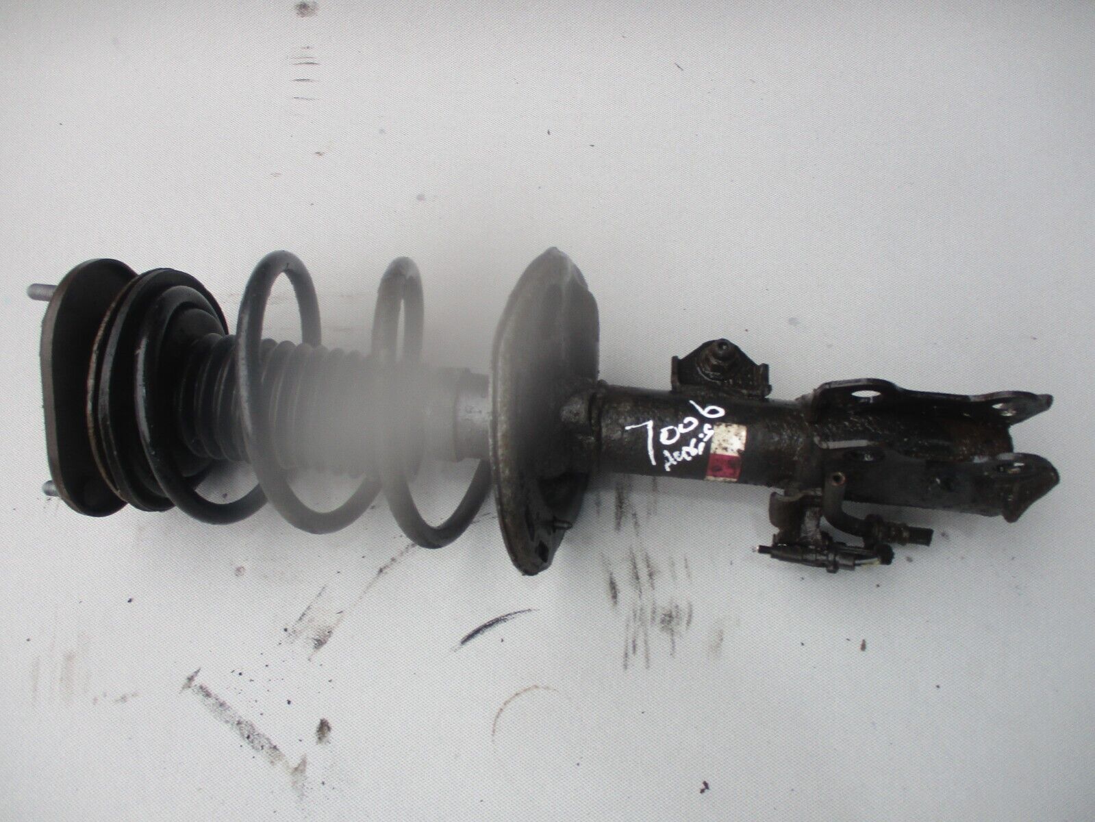 2014 GENUINE TOYOTA AURIS 1.8HYBRID FRONT RIGHT DRIVER SIDE SHOCK ABSORBER