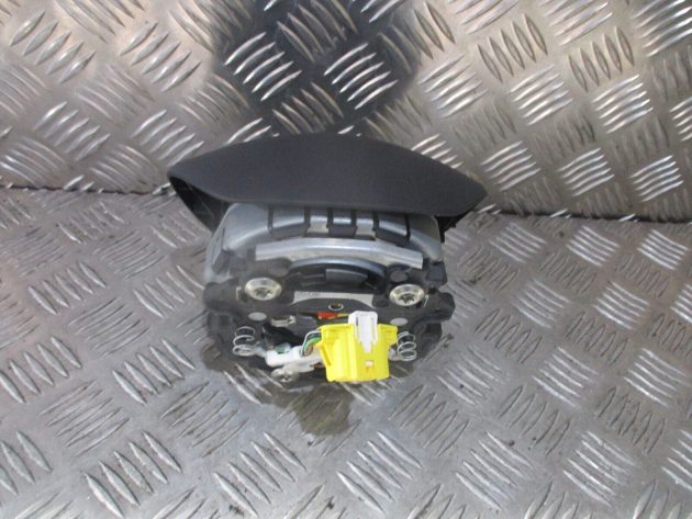 2014 GENUINE VW GOLF MK7 DRIVER SIDE FRONT STREEING WHEEL AIRBG 5G0880201A - Image 3