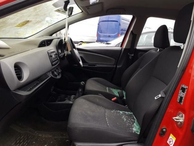2015 TOYOYTA YARIS 1.0 PETROL VVTi ACTIVE COMPLETE AIR BG KIT BREAKING DOOR PART - Image 3