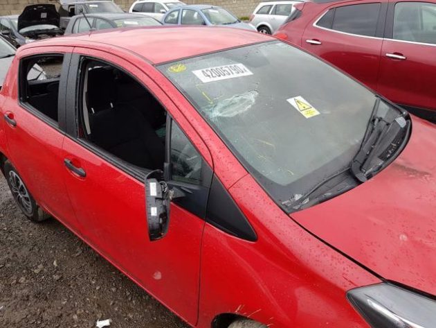 2015 TOYOYTA YARIS 1.0 PETROL VVTi ACTIVE COMPLETE AIR BG KIT BREAKING DOOR PART - Image 9