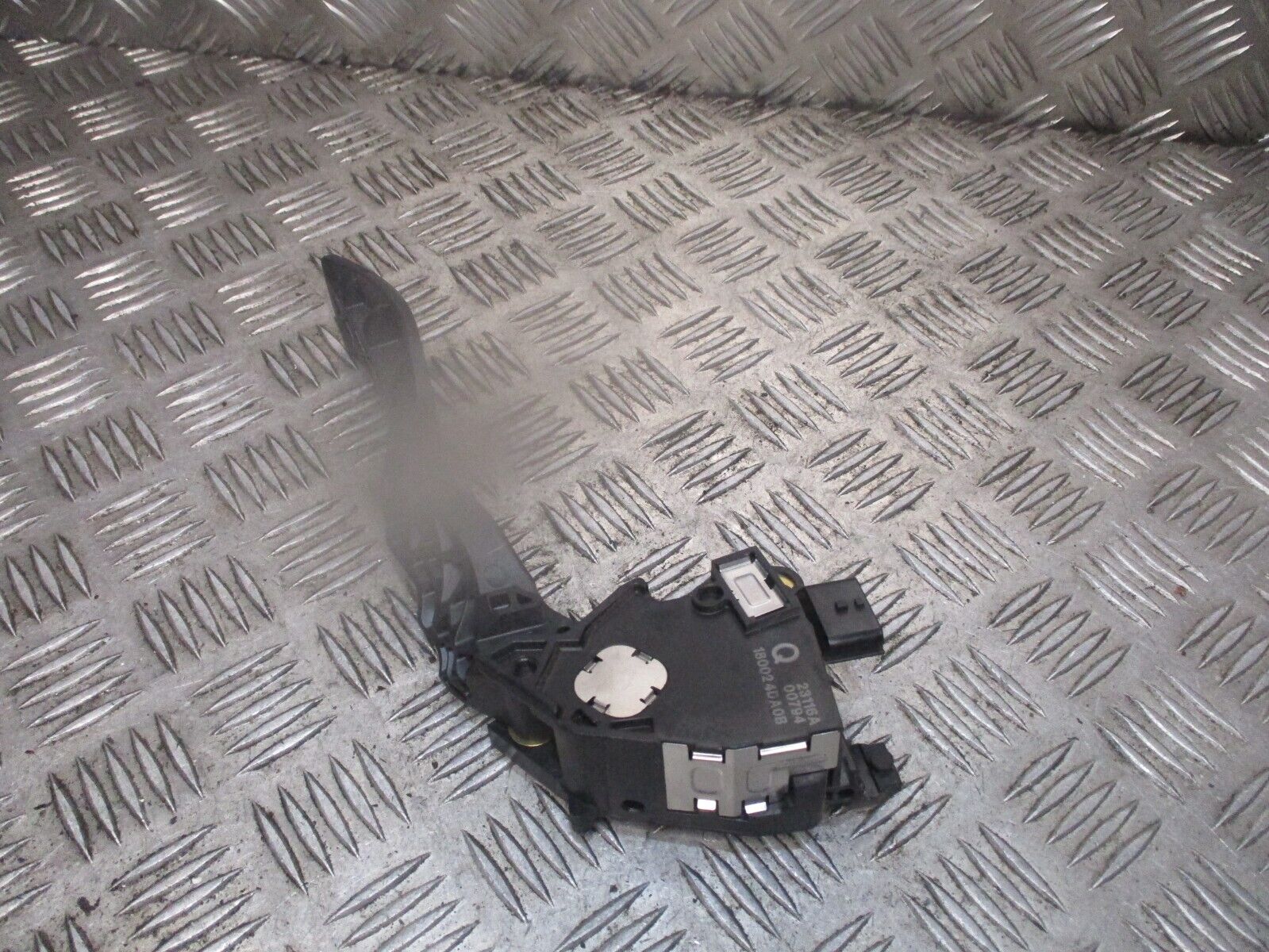 2015 GENUINE NISSAN JUKE ACCELERATOR THROTTLE PADEL - Image 3