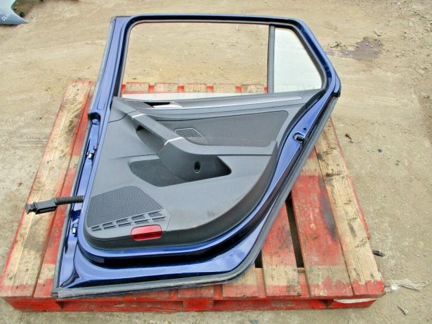 2017 VW GOLF MK7 REAR RIGHT DRIVER SIDE BARE SHELL DOOR IN MINT CONDITION OSR - Image 4