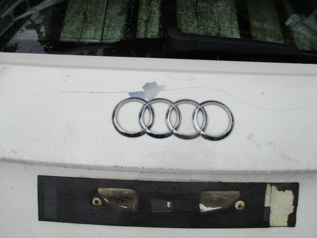 2013 GENUINE AUDI A1 8X 3 DOOR REAR BARE TAILGATE BOOTLID & SPOILER - Image 3