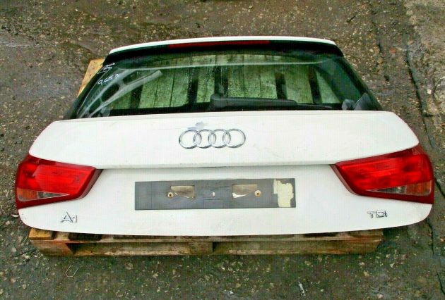 2013 GENUINE AUDI A1 8X 3 DOOR REAR BARE TAILGATE BOOTLID & SPOILER - Image 6