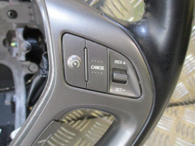 2014 GENUINE HYUNDAI IX35 MULTIFUNCTION STEERING WHEEL 56100-2Y610 - Image 2