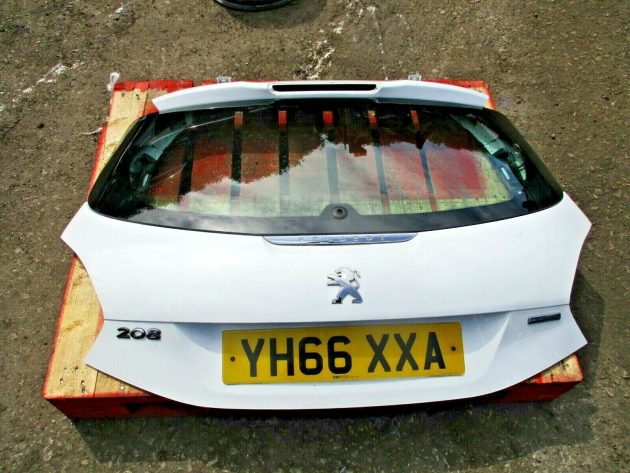 2016 PEUGEOT 208 5DR REAR TAILGATE BOOTLID BARE IN MINT CONDITION - Image 3