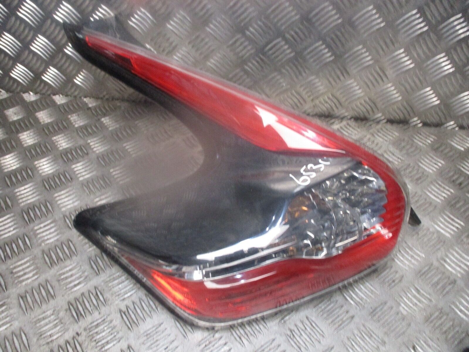 2015 GENUINE NISSAN JUKE REAR LEFT PASSENGER SIDE BODY LIGHT LAMP L90132965