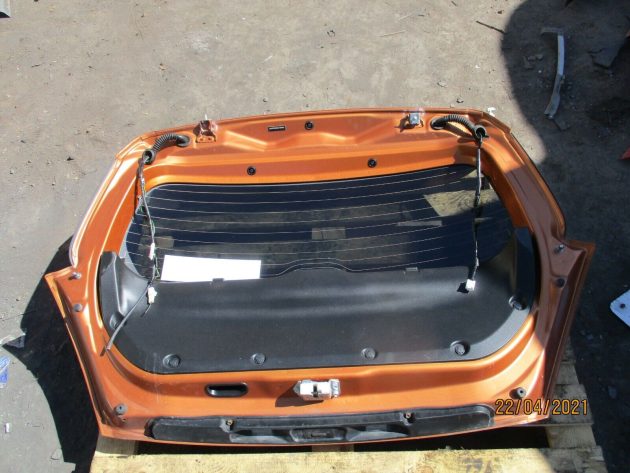 2016 GENUINE SUZUKI SWIFT SZL 3DR 1.6 PETROL REAR TAILGATE BOOT LID BARE - Image 5
