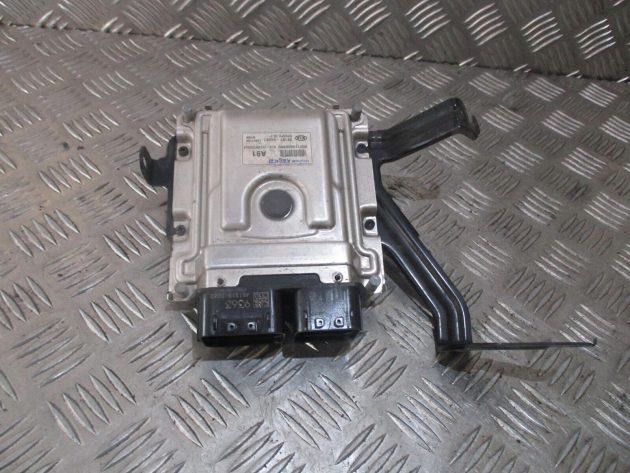 2018 GENUINE KIA PICANTO 1.0 PETROL ENGINE CONTROL MODULE UNIT 3910704291 - Image 3