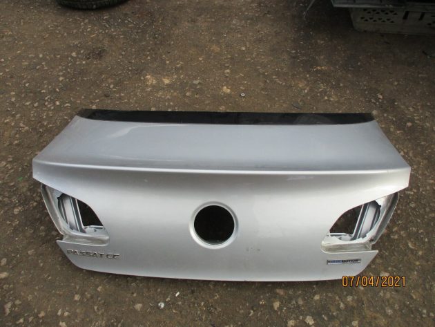 2011 GENUINE VW PASSAT CC 2.0 TDI REAR TRUNK TAILGATE  BOOT LID BREAKING SPARES - Image 2