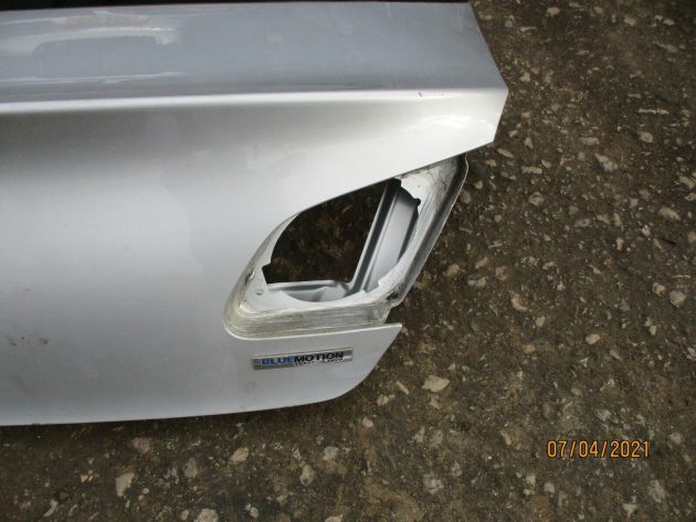 2011 GENUINE VW PASSAT CC 2.0 TDI REAR TRUNK TAILGATE  BOOT LID BREAKING SPARES - Image 3
