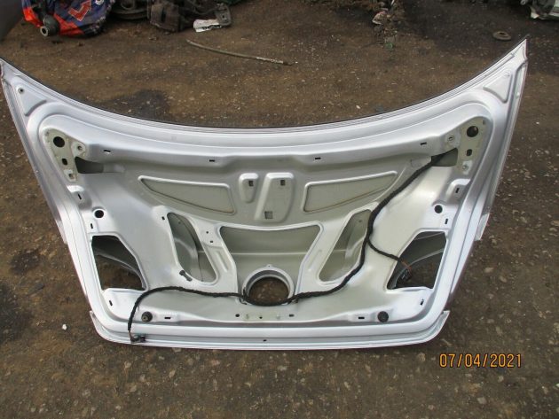 2011 GENUINE VW PASSAT CC 2.0 TDI REAR TRUNK TAILGATE  BOOT LID BREAKING SPARES - Image 5