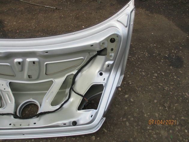 2011 GENUINE VW PASSAT CC 2.0 TDI REAR TRUNK TAILGATE  BOOT LID BREAKING SPARES - Image 6