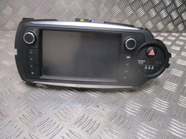 2016 GENUINE TOYOTA YARIS SAT NAV RADIO HEAD UNIT STEREO 86140-0D180 - Image 3