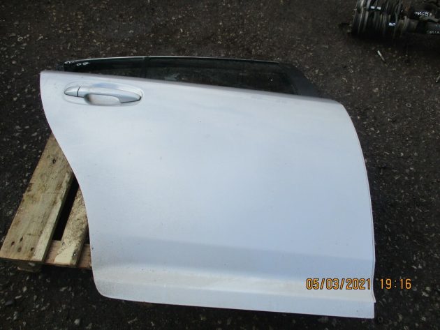 2012 GENUINE TOYOTA AVENSIS MK3 SALOON RIGHT DRIVER SIDE REAR BARE SHELL DOOR