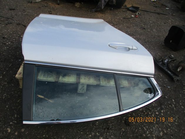 2012 GENUINE TOYOTA AVENSIS MK3 SALOON RIGHT DRIVER SIDE REAR BARE SHELL DOOR - Image 2