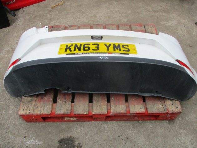 2013 GENUINE SEAT IBIZA 3DR REAR BUMPER BARE IN GOOD CONDITION - Image 4