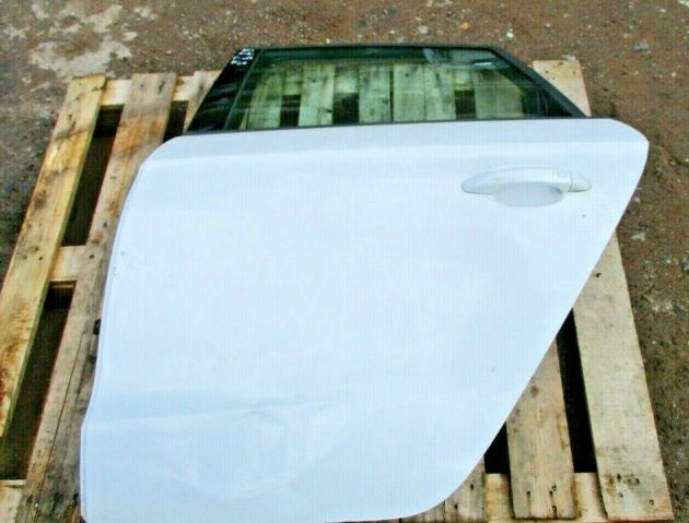 2014 GENUINE FORD FOCUS REAR LEFT PASSENGER SIDE BARE SHELL DOOR NSR - Image 4