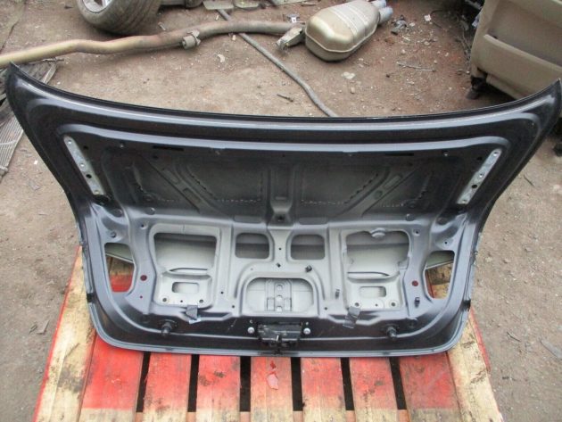 2011 GENUINE BMW 5 SERIES F10 REAR BARE BOOT LID TRUNK IN GOOD CONDITION - Image 4