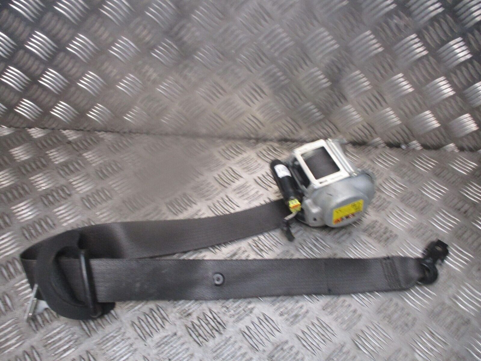 2015 GENUINE VAUXHALL ASTRA FRONT RIGHT DRIVER SIDE SEAT BELT 34203696A - Image 2