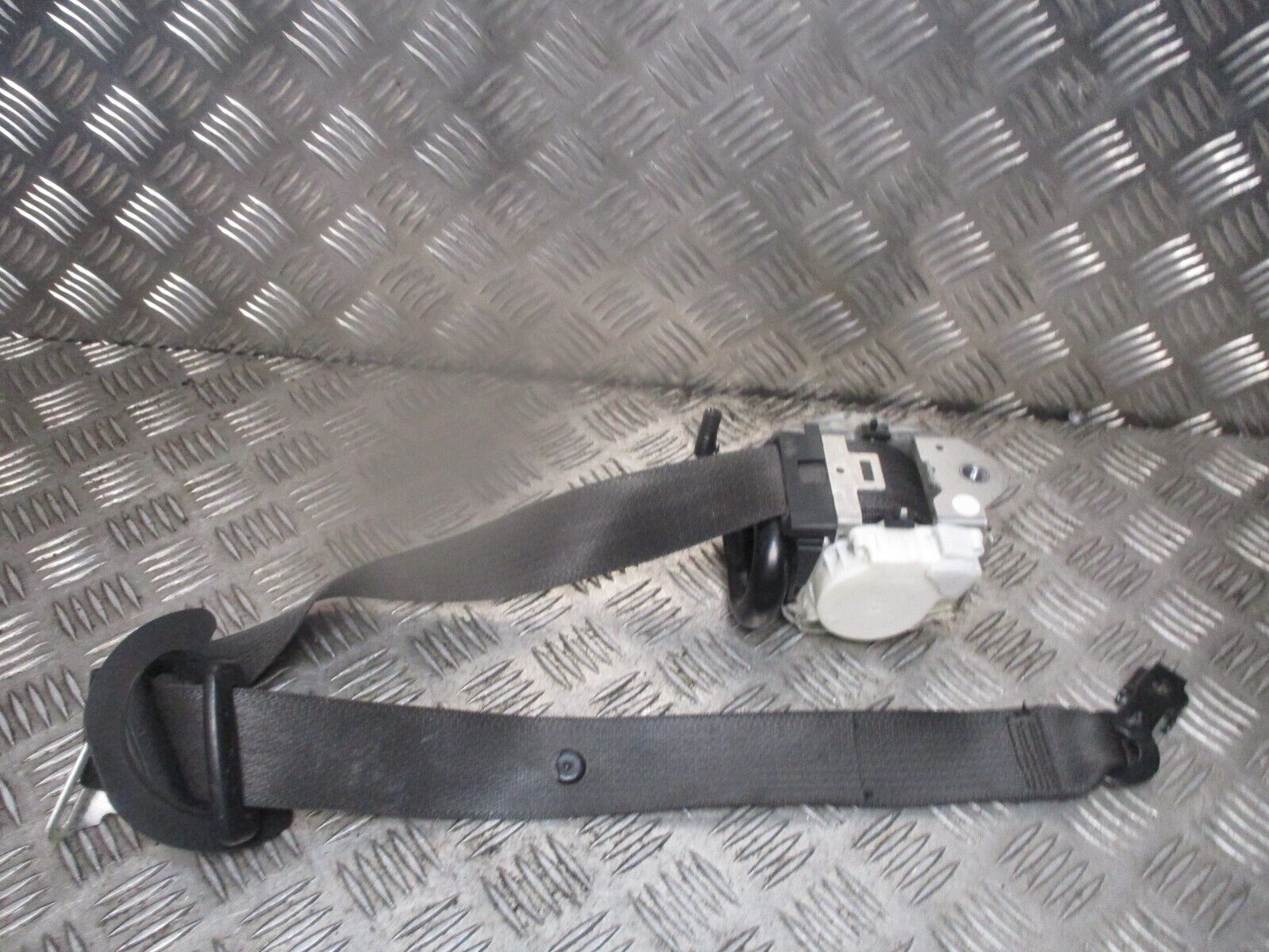 2015 GENUINE VAUXHALL ASTRA FRONT RIGHT DRIVER SIDE SEAT BELT 34203696A - Image 3