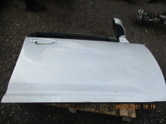 2013 GENUINE TOYOTA AVENSIS MK3 SALOON DRIVER RIGHT SIDE FRONT BARE SHELL DOOR