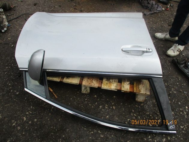 2013 GENUINE TOYOTA AVENSIS MK3 SALOON DRIVER RIGHT SIDE FRONT BARE SHELL DOOR - Image 2
