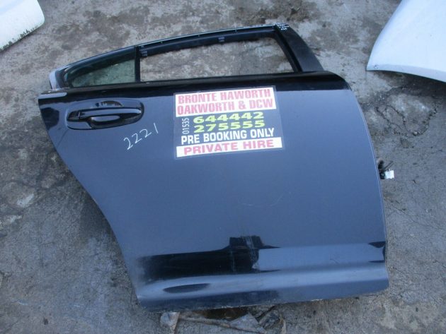 2013 GENUINE TOYOTA AVENSIS REAR RIGHT DRIVER SIDE BARE DOOR IN GOOD CONDITION - Image 3