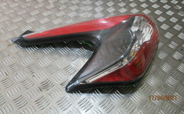 2015-2019 GENUINE NISSAN JUKE LEFT PASSENGER SIDE REAR TAILGATE LIGHT LAMP