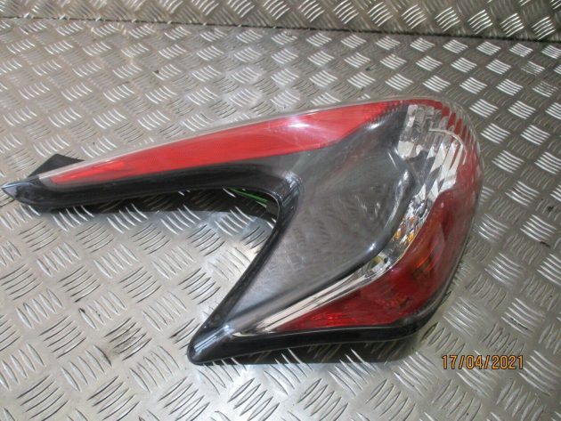 2015-2019 GENUINE NISSAN JUKE LEFT PASSENGER SIDE REAR TAILGATE LIGHT LAMP - Image 2