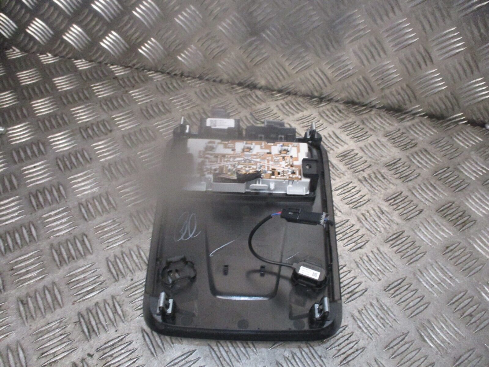 2015 GENUINE VAUXHALL ASTRA FRONT INTERIOR ROOF READING LIGHT LAMP 13415545 - Image 3