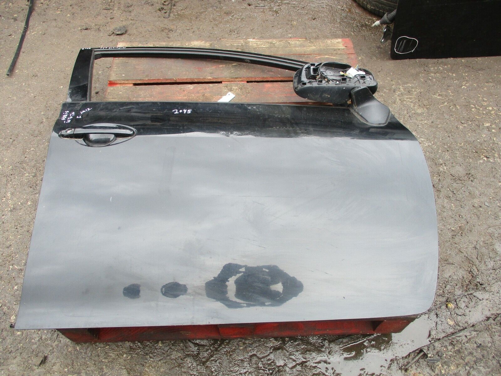 2012 TOYOTA AURIS FRONT RIGHT DRIVER SIDE BARE SHELL DOOR IN GOOD CONDITION