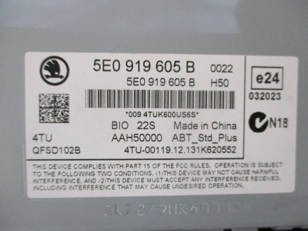 2013-2017 GENUINE SKODA OCTAVIA RADIO MEDIA PLAYER HEAD UNIT 5E0919605B - Image 2