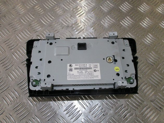 2013-2017 GENUINE SKODA OCTAVIA RADIO MEDIA PLAYER HEAD UNIT 5E0919605B - Image 5