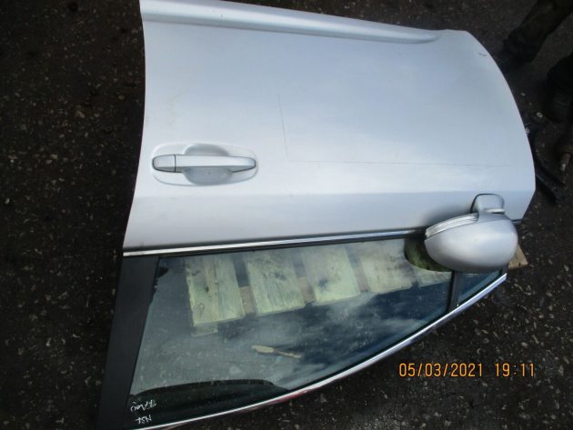 2012 GENUINE TOYOTA AVENSIS SALOON PASSENGER LEFT SIDE FRONT BARE SHELL DOOR - Image 3
