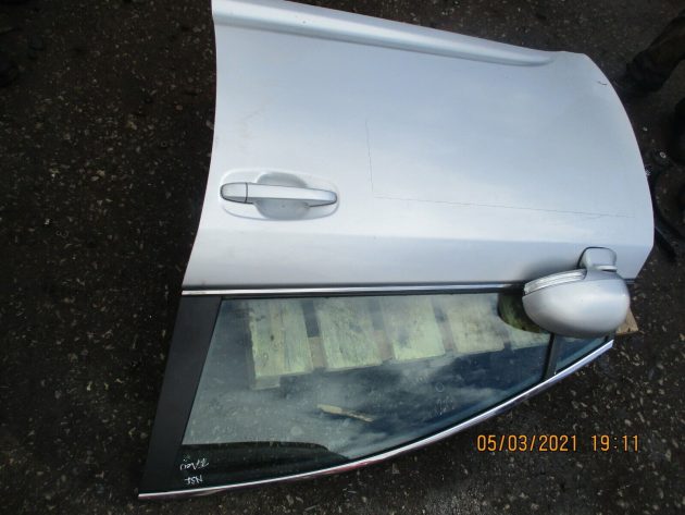 2012 GENUINE TOYOTA AVENSIS SALOON PASSENGER LEFT SIDE FRONT BARE SHELL DOOR - Image 4