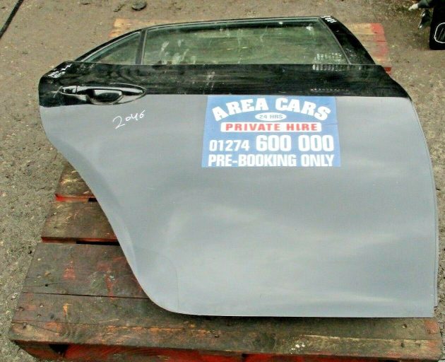 2012 TOYOTA AURIS REAR RIGHT DRIVER SIDE BARE SHELL DOOR IN GOOD CONDITION - Image 2