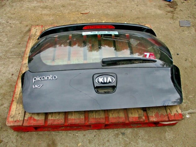 2015 GENUINE KIA PICANTO VR7 TAILGATE BOOT LID IN GOOD CONDITION - Image 2