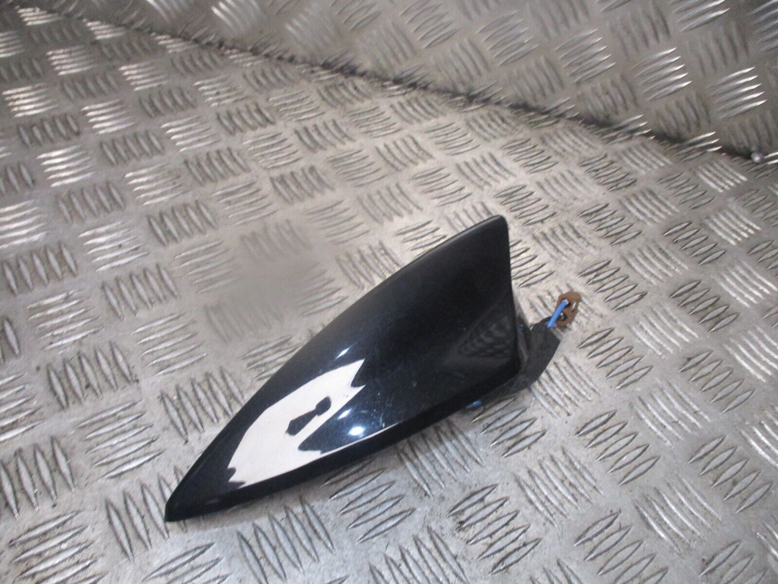 2015 GENUINE VAUXHALL ASTRA REAR ROOF ANTENNA AERIAL SHARK FIN 39064574 - Image 2