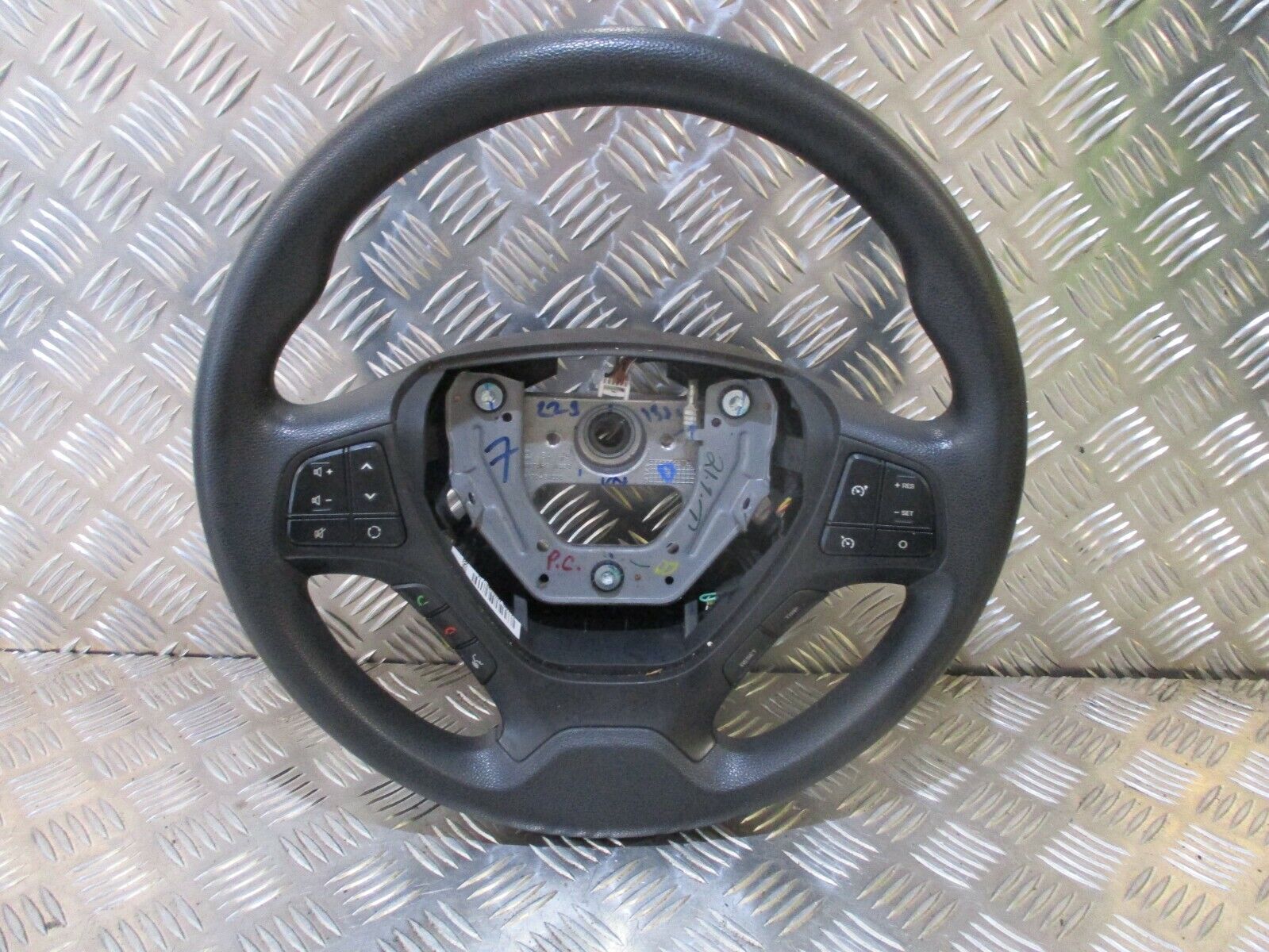 2016 GENUINE HYUNDAI I10 MULTIFUNCTION STEERING WHEEL 56130-B4000 56100-B9050