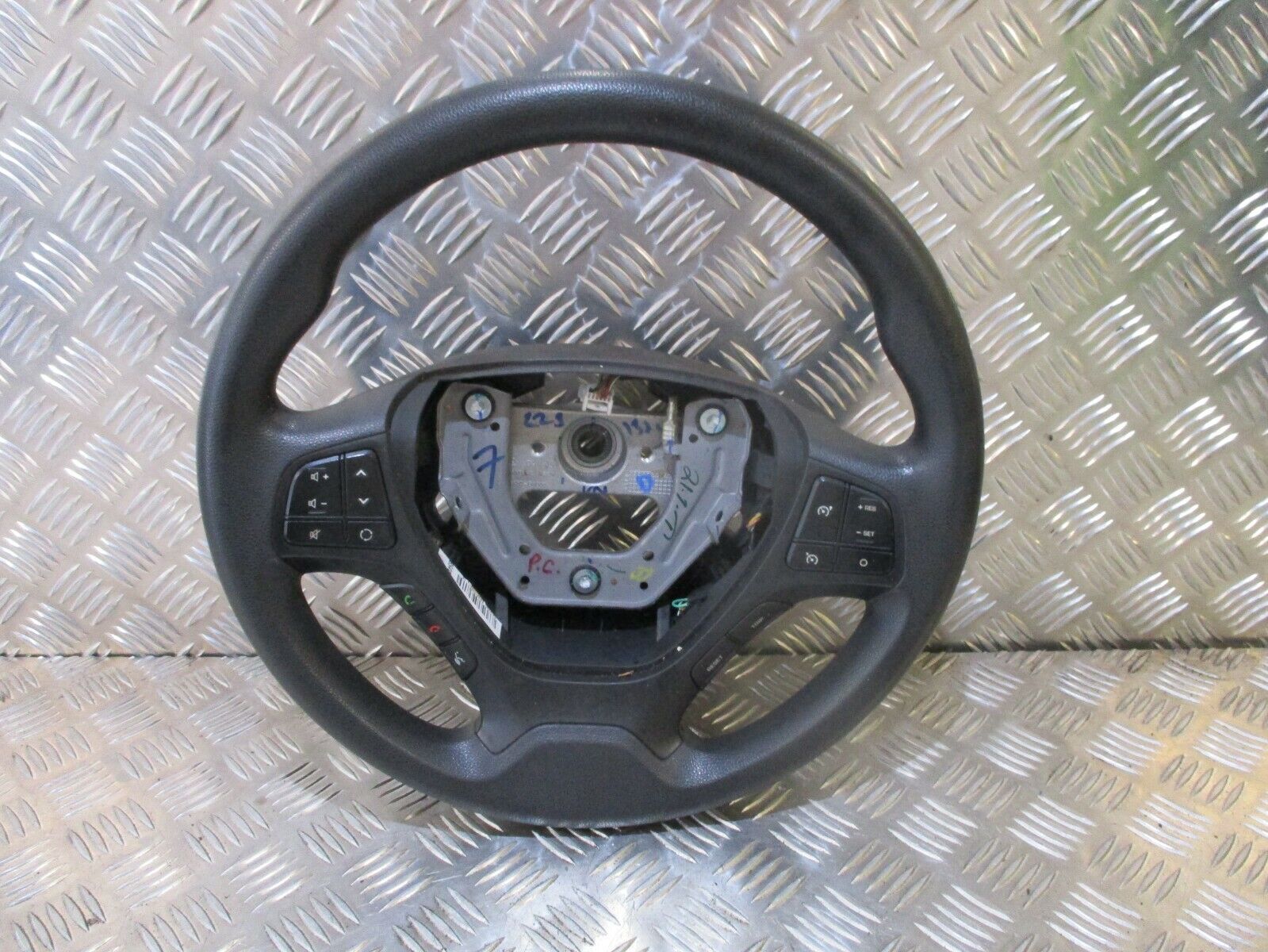 2016 GENUINE HYUNDAI I10 MULTIFUNCTION STEERING WHEEL 56130-B4000 56100-B9050 - Image 6