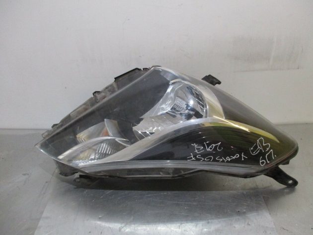 2012-2016 GENUINE TOYOTA YARIS 5 DOOR DRIVER RIGHT SIDE FRONT RHD HEADLIGHT LAMP