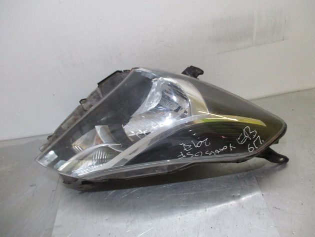 2012-2016 GENUINE TOYOTA YARIS 5 DOOR DRIVER RIGHT SIDE FRONT RHD HEADLIGHT LAMP - Image 2