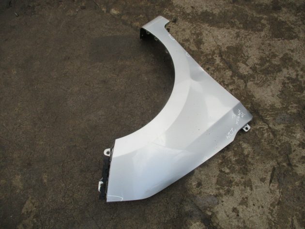 2014 GENUINE HYUNDAI I10 FRONT RIGHT DRIVER SIDE DOOR WING IN GOOD CONDITION - Image 2